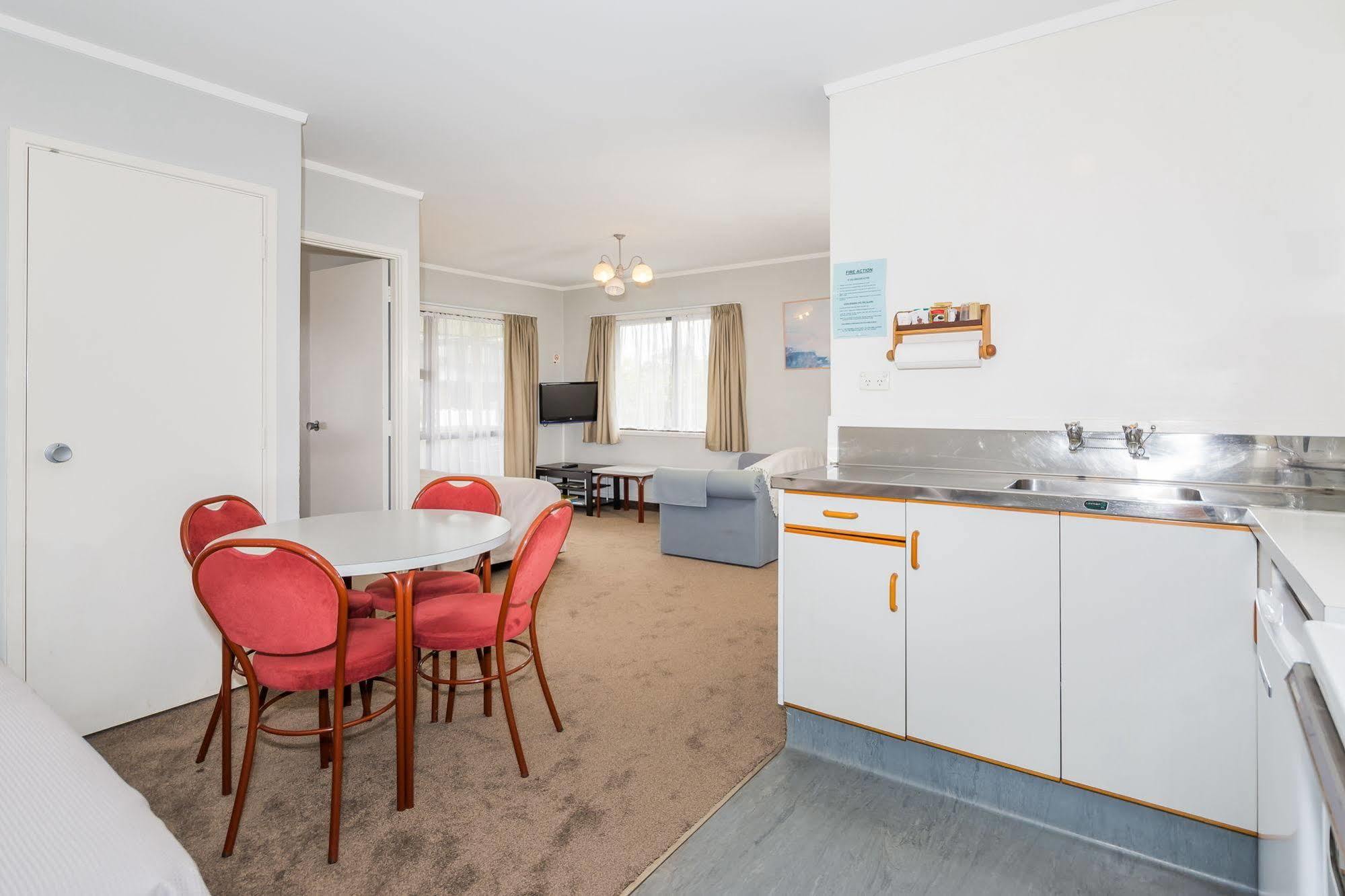 Takapuna International Motor Lodge Окленд Экстерьер фото